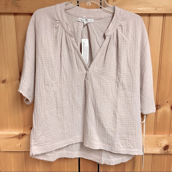 Young, Fabulous & Broke Short Sleeve Top, V-neck gauze flowy blouse, Medium - Picture 8 of 9